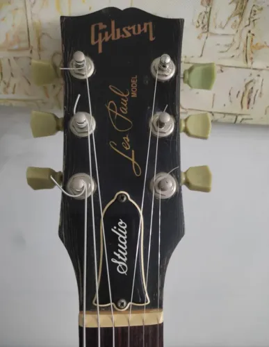 Gibson les paul Studio 2005