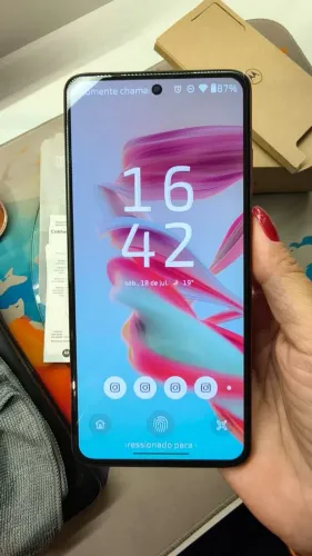 Moto G84 em perfeito estado com nota fiscal