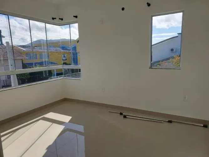ALUGO CASA NO CARIANOS 3 DORMITORIOS
