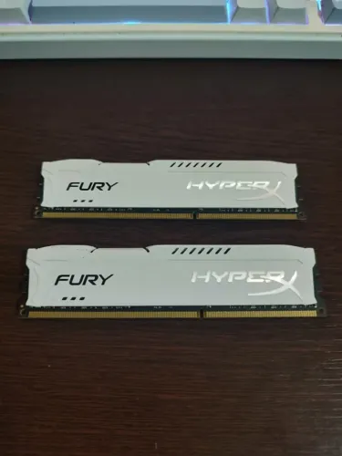 Kit Memória  RAM 16GBDDR3 (2x8GB) HyperX Fury 1600MHz Branca