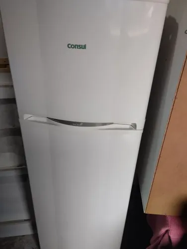 Vendo geladeira Consul frosfree crm33e