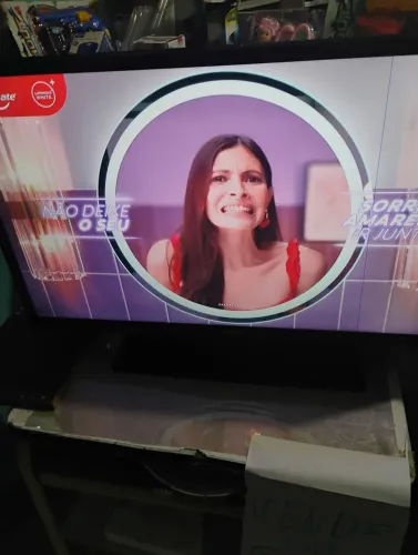 TELEVISÃO SAMSUNG 32 POLEGADAS NÃO E SMART FUNCIONANDO