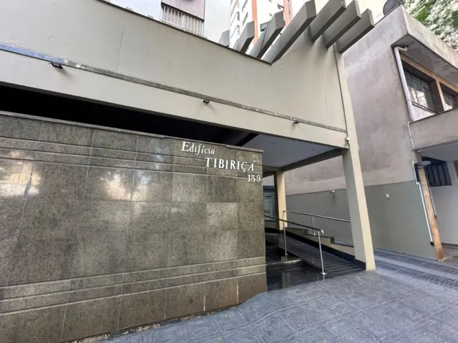 Apartamento com 4 dormitórios para alugar, 120 m² por R$ 2.700,00/mês - Zona 01 - Maringá/