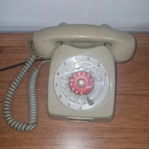 Telefone fixo Ericsson Funcionando, nada quebrado..com tomadas.