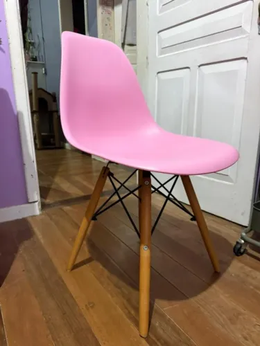 CADEIRA ROSA PÉ PALITO