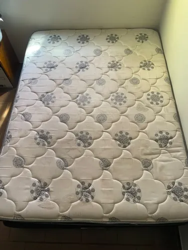 Cama de casal com box