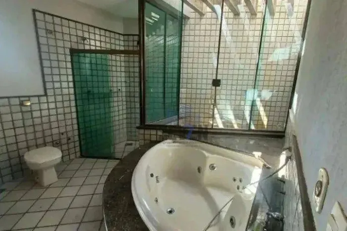 Sobrado à venda e para locação no Jardim Estoril IV em Bauru | 4 suítes | Piscina | Área g