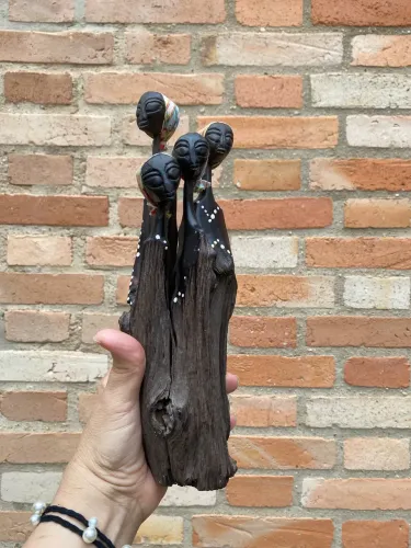 Arte esculpida em Ébano . Mulheres Africanas . 