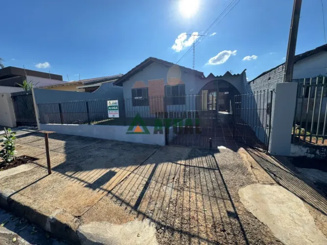 CASA COM 03 QUARTOS NA REGIÃO SUL DE LONDRINA