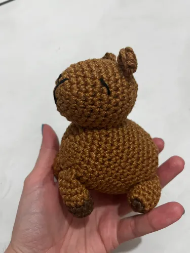 PRONTA ENTREGA Mini Capivara em Crochê Amigurumi Marrom Capi Pequena Pelúcia Artesanal