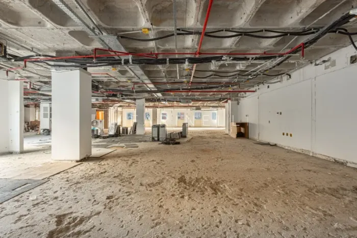 Sala comercial para locação em fase de acabamento dentro do Shopping Leblon.