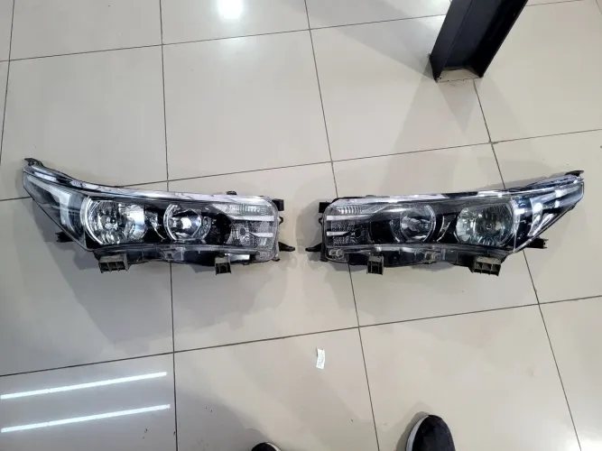 Faróis corolla 2015