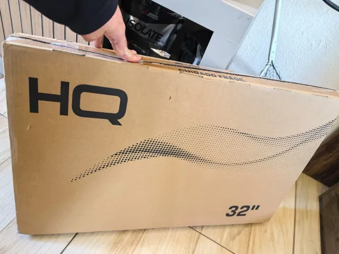 Smart tv 32 lacrada