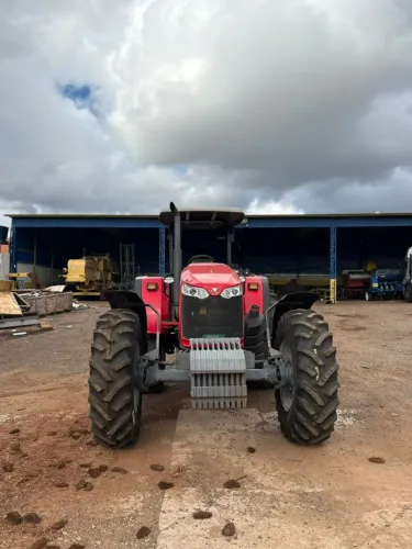 TRATOR USADO, MASSEY FERGUSON, MODELO 6711 -ANO 2017