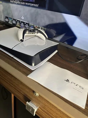 PlayStation 5 + 2 controles