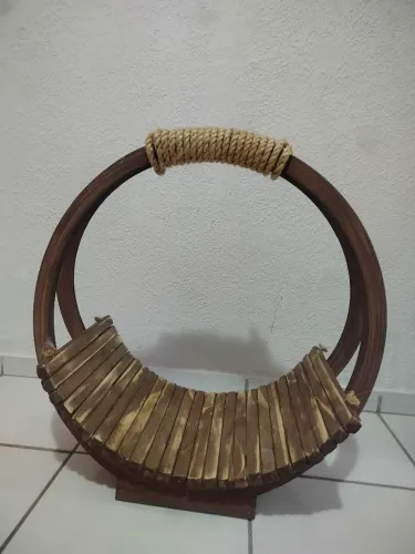 Prop caminha arco