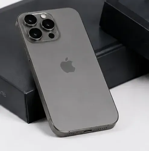 VENDO OU TROCO POR MOTO UM IPHONE 15 PRO