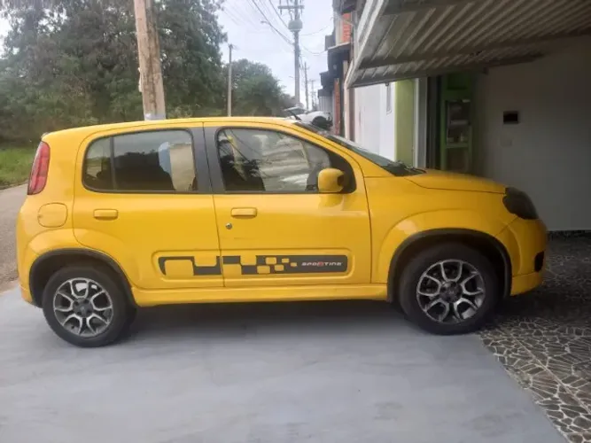 Fiat Uno Sporting 1.4 EVO Fire Flex 8V 4P 2012