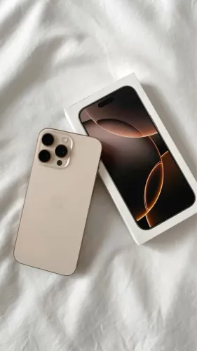 iPhone 16 Pro Max cor Desert Titânio