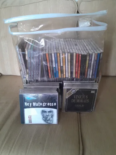 VENDO 80 CDS COLEÇÕES NACIONAIS E INTERNACIONAIS . RELÍQUIA.