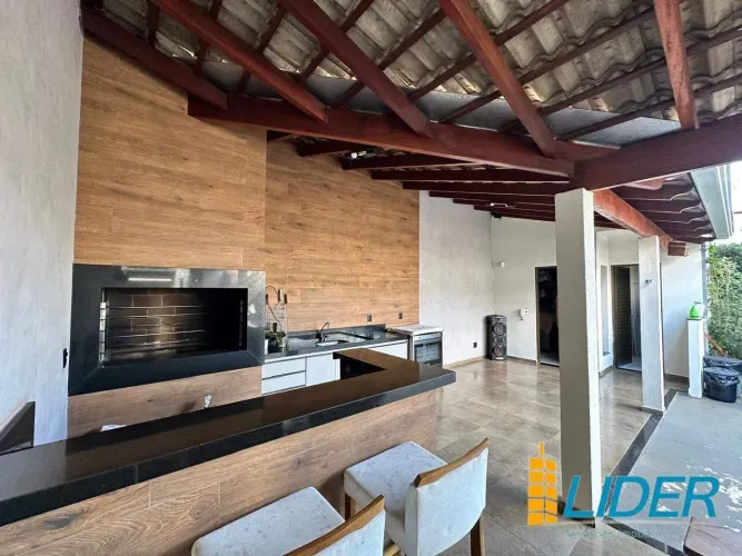 Casa à venda, 3 quartos, 1 suíte, 3 vagas, ALTO UMUARAMA - Uberlândia/MG