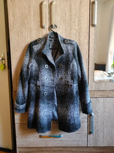 Casaco trench coat tweed em lã cinza