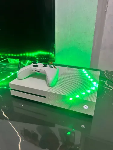 Xbox one S- 500gb