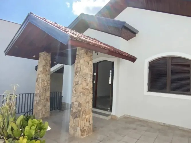 Casa com 3 dormitórios à venda, 160 m² por R$ 636.000,00 - Centro - Taubaté/SP