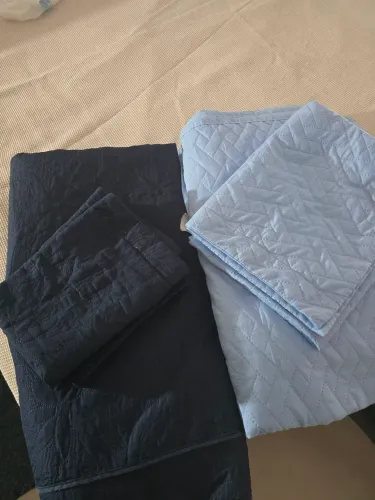Vendo 2 cobre leitos para cama casal azul marinho e azul céu! Novos!