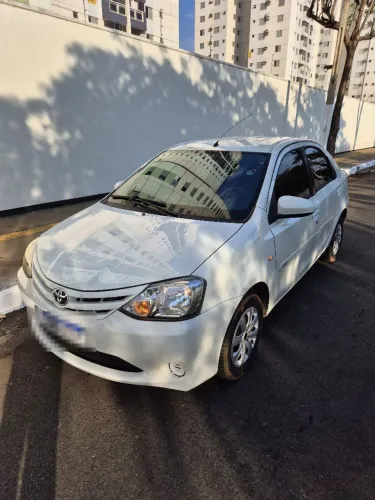 Toyota Etios XS Sedan 1.5 Flex 16V 4P Mec. 2014