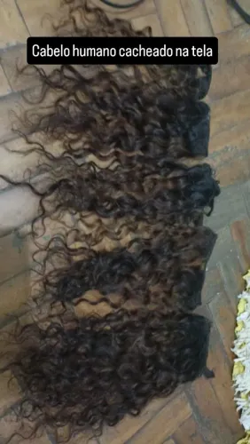 Cabelo cacheado humano na tela 35 40 centímetros 200 gramas
