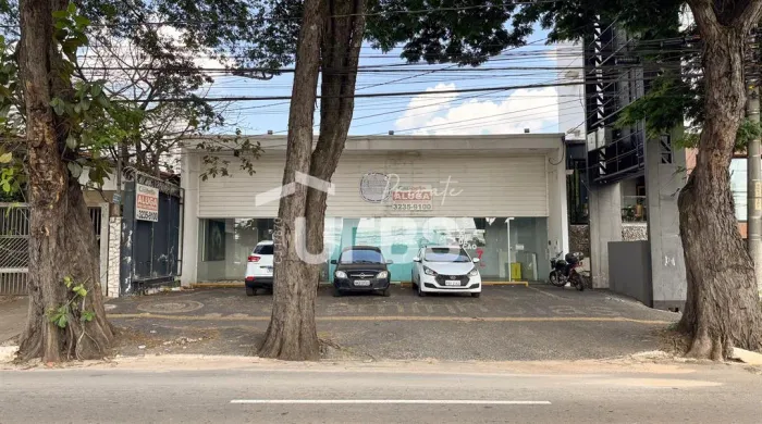 Imóvel comercial à venda, 481,62 m², localizado na Av. 136 no Setor Marista.