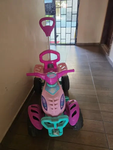 Quadriciclo infantil rosa modelo Lady Star