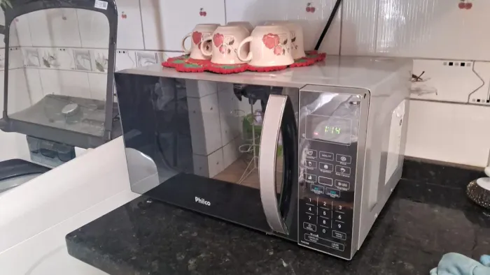 Microondas 25 litros Philco espelhado 