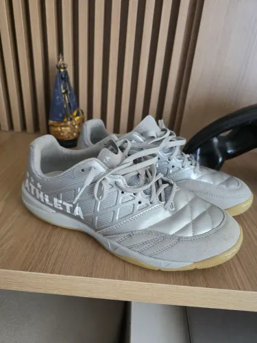 Chuteira Athleta futsal