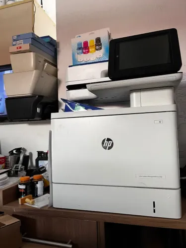 Multifuncional Hp Série Color Laserjet Managed E57540 Branco 127v (Semi-Nova)