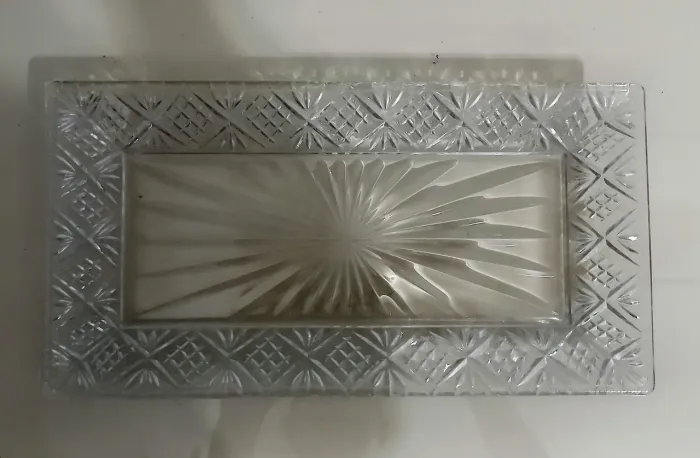 Bandeja de Vidro Retangular Decorativa com Detalhes em Relevo