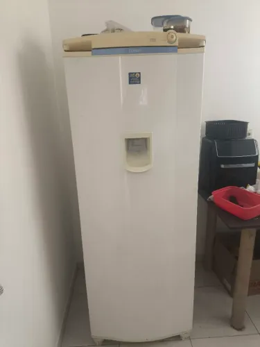 Geladeira semi nova