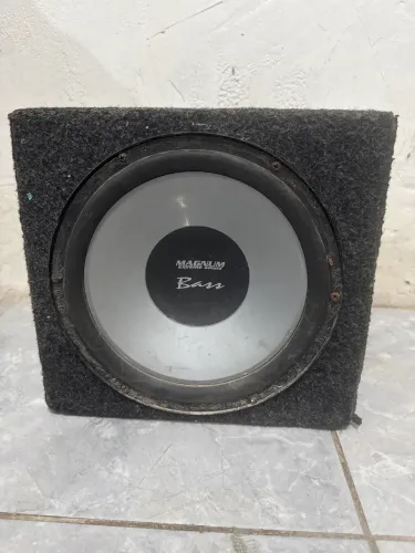 Caixa som automotivo de 12 polegadas. Marca Magnum Bass