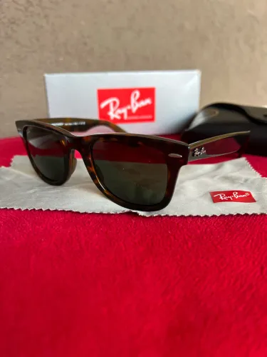 RAY-BAN WAYFARER ORIGINAL - SOFISTICAÇÃO, ESTILO E EXCLUSIVIDADE 