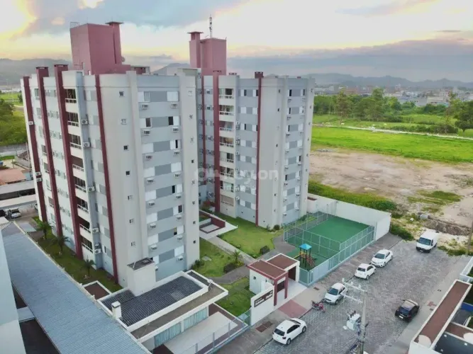 Aluga-se apartamento semi-mobiliado no bairro Dehon.