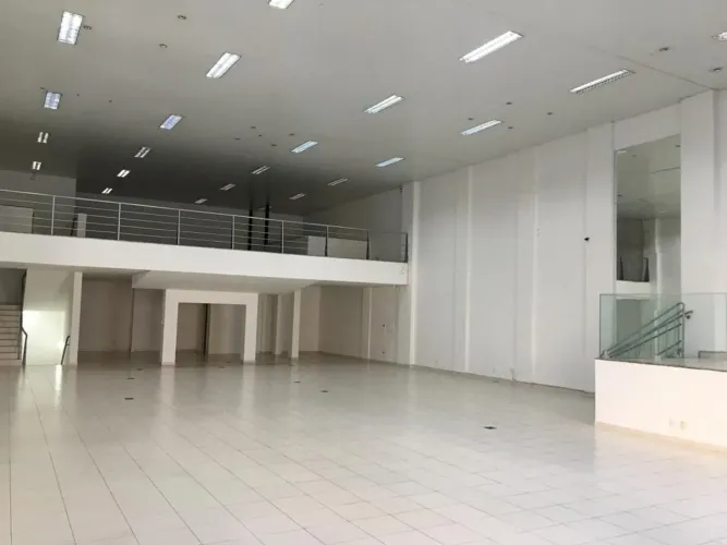 Sala comercial para locação com 815 m² na Avenida Maringá em Londrina