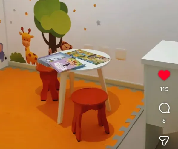 CONJUNTO DE MESA INFANTIL COM 2 BANCOS!