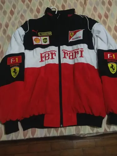 JAQUETA FERRARI BORDADA G