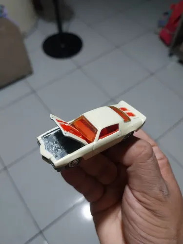 Hot Wheels '70 Chevy Camaro RS (da linha Ultra Hots de 2007),