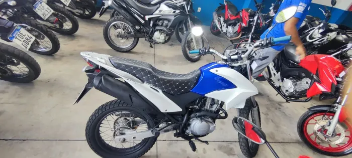 Honda Bros 150 branca 2014 Shalon veículos Cariacica