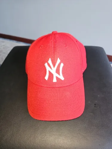 Bone New Era 3930 Aba Curva Ny Yankees Cor Vermelho Tam M/g