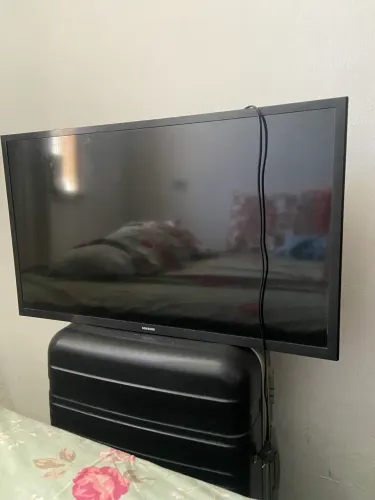 TV Smart 35 Polegadas Semi Nova