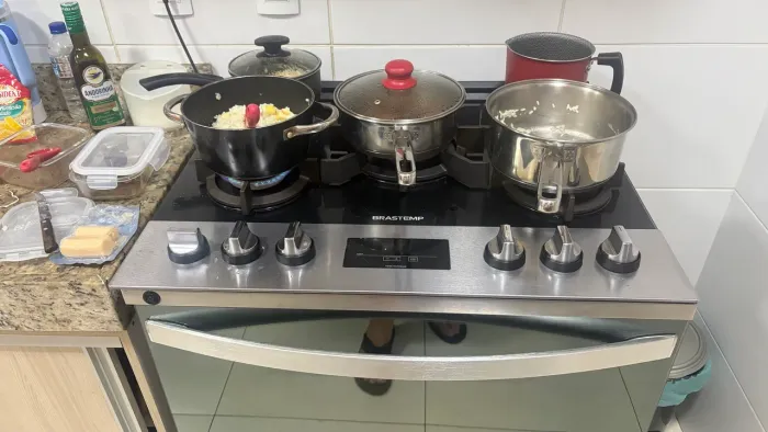 Fogão Brastemp 5 bocas automático mesa vidro
