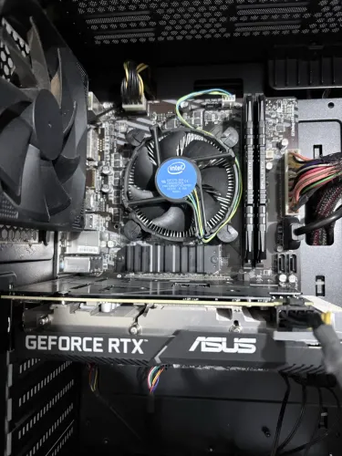 Desktop intel i5 10400f + RTX 3060 12GB + 16GB DDR4 480GB Nvme